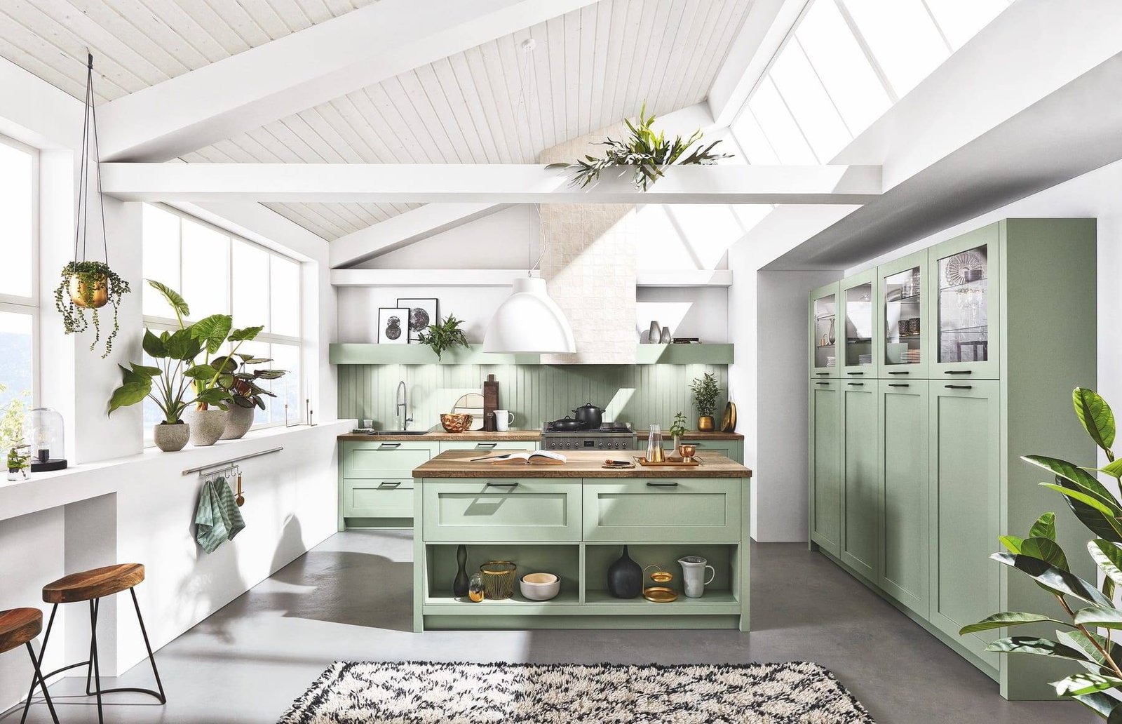 La Cuisine verte. 12 Pastel Shaker Kitchen With Island