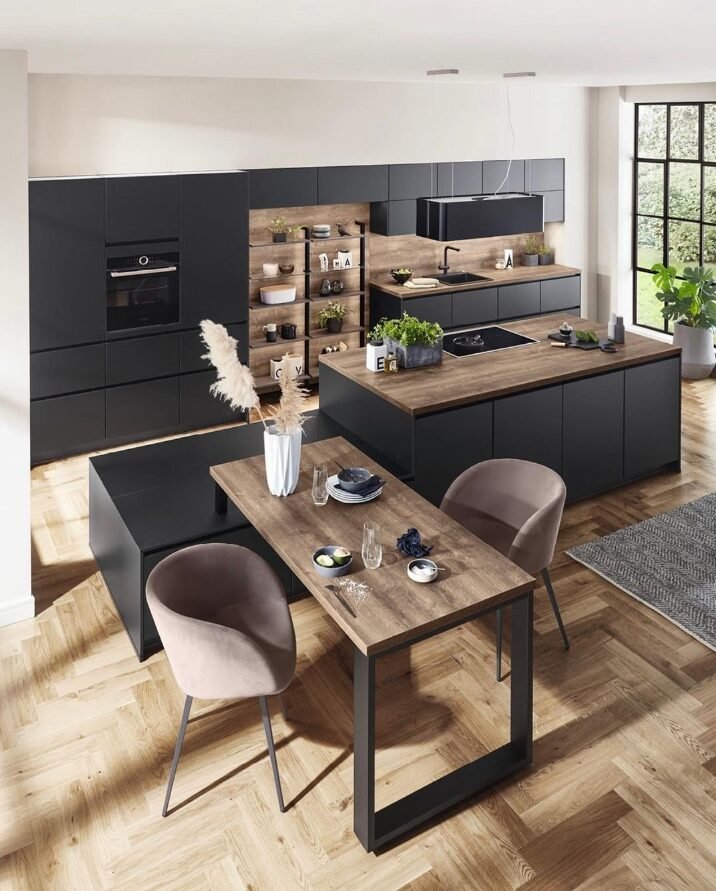 Cuisine Noire et bois vue de haut 1