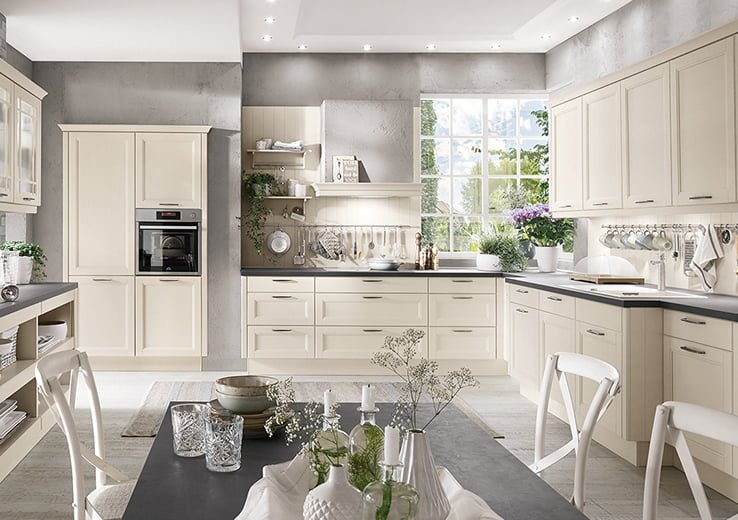 York 905 Ivory Cottage Kitchen.jpeg 738x520crop 1