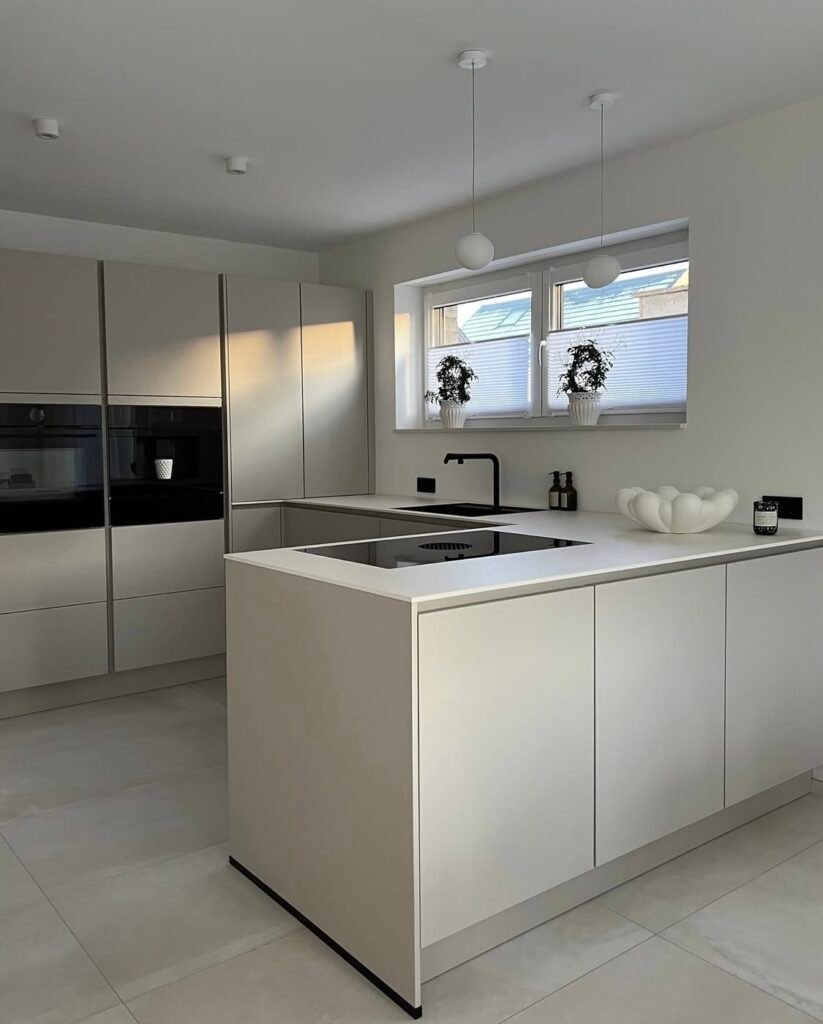 Cuisine sur mesure à Narbonne conçue selon la luminosité intérieure