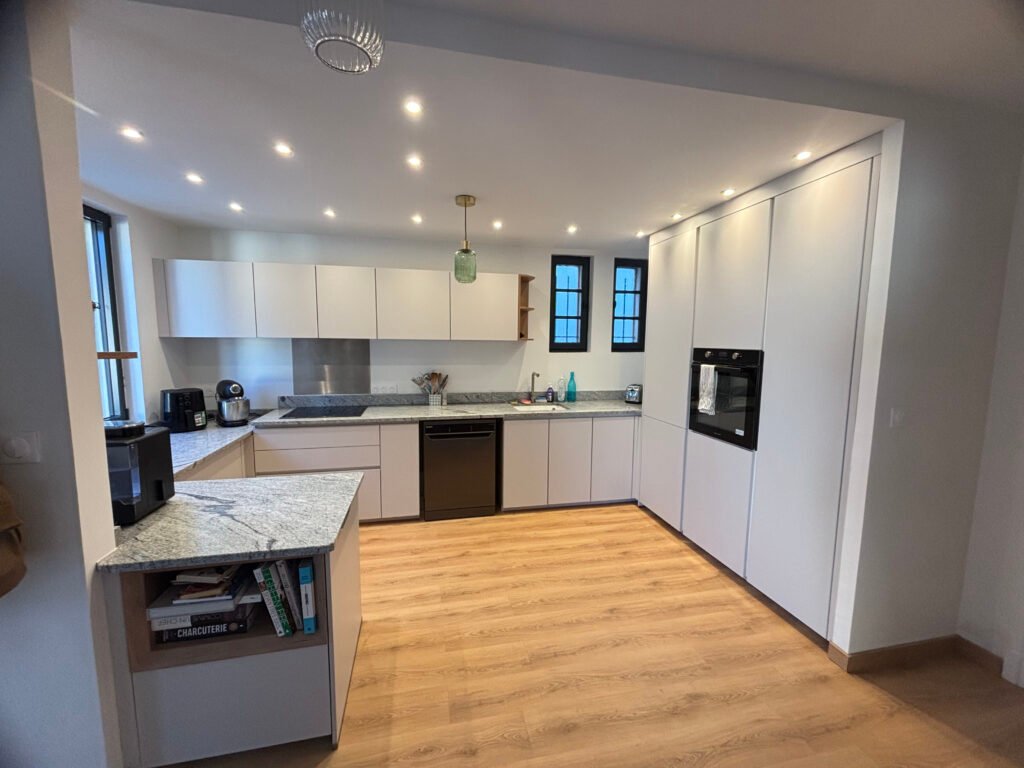Cuisine sur mesure à Narbonne – avant rénovation
Cuisine sur mesure à Narbonne – conception 3D
Cuisine sur mesure à Narbonne – après travaux
