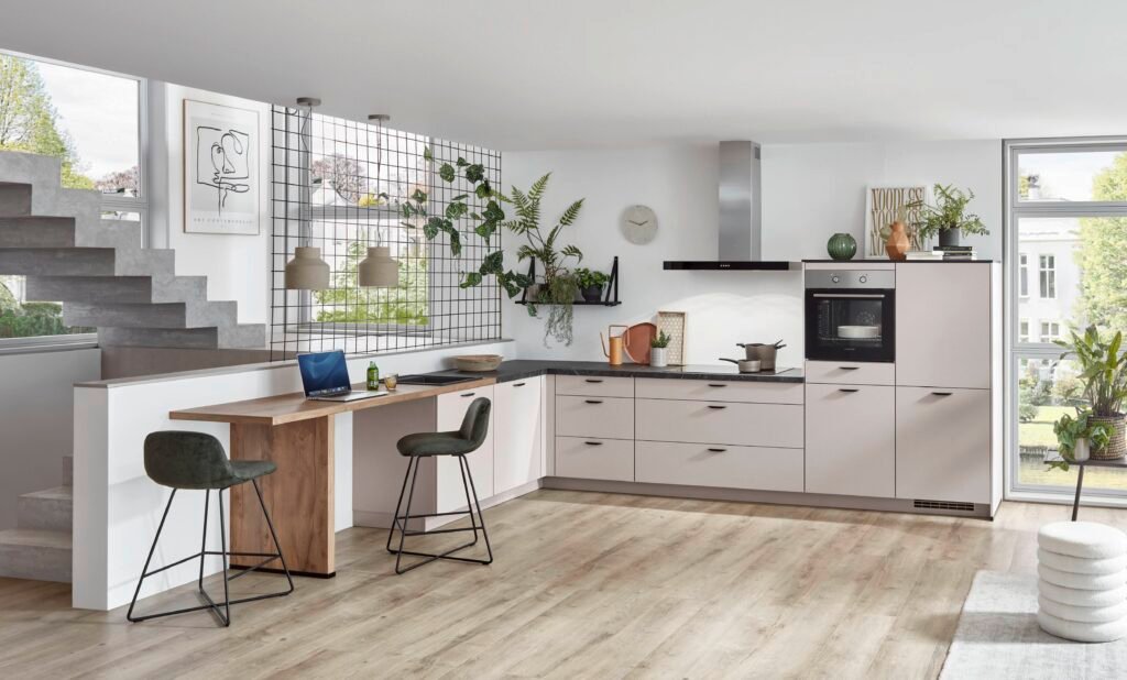 Pourquoi faire appel à une cuisiniste à domicile à Narbonne pour votre projet de cuisine sur mesure ? 2 Cuisine sur mesure conçue par une cuisiniste à domicile à Narbonne
